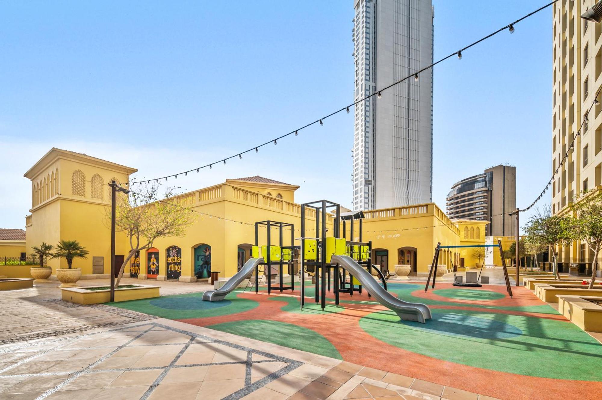 Lovely 2-Bed Condo In Jbr - 5 Mins From Beach - Palm View! Дубай Екстер'єр фото